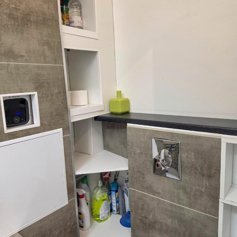 Renovated 3-room apartment with parking - Apartamento de 2 dormitorios - 13
