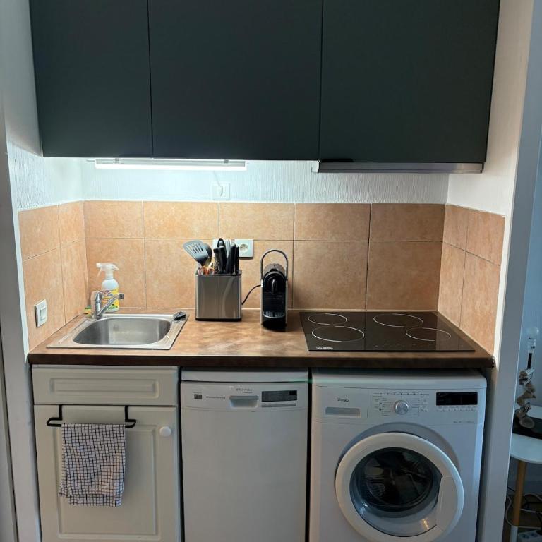 T2 Rez de jardin, 4 personnes, piscine, acces mer - Appartement 2 Chambres - 11