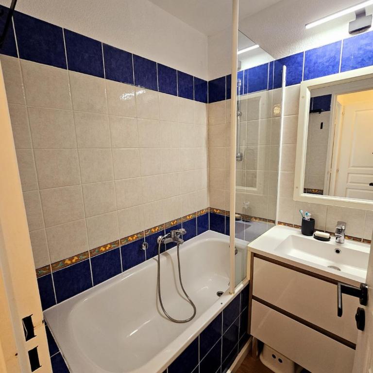 T2 Rez de jardin, 4 personnes, piscine, acces mer - Appartement 2 Chambres - 19