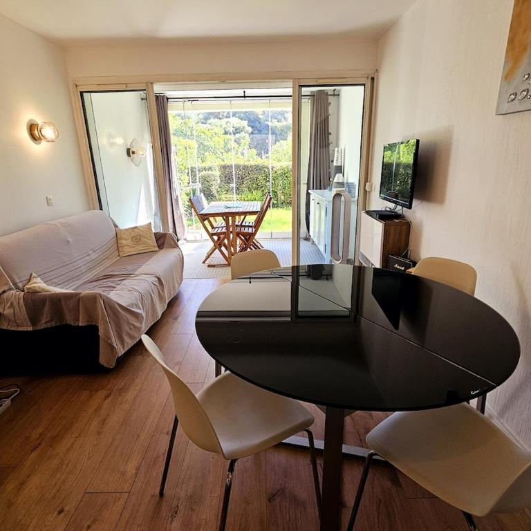 T2 Rez de jardin, 4 personnes, piscine, acces mer - Appartement 2 Chambres - 22