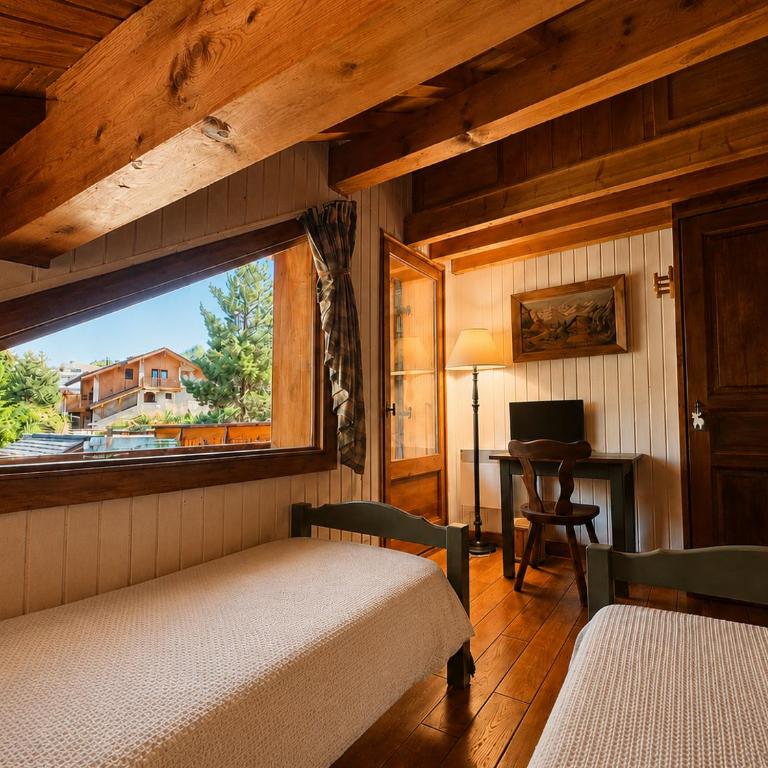Méribel - 200 m des pistes de ski - Appartement dans chalet - parking privé - Appartement 3 Chambres - 13