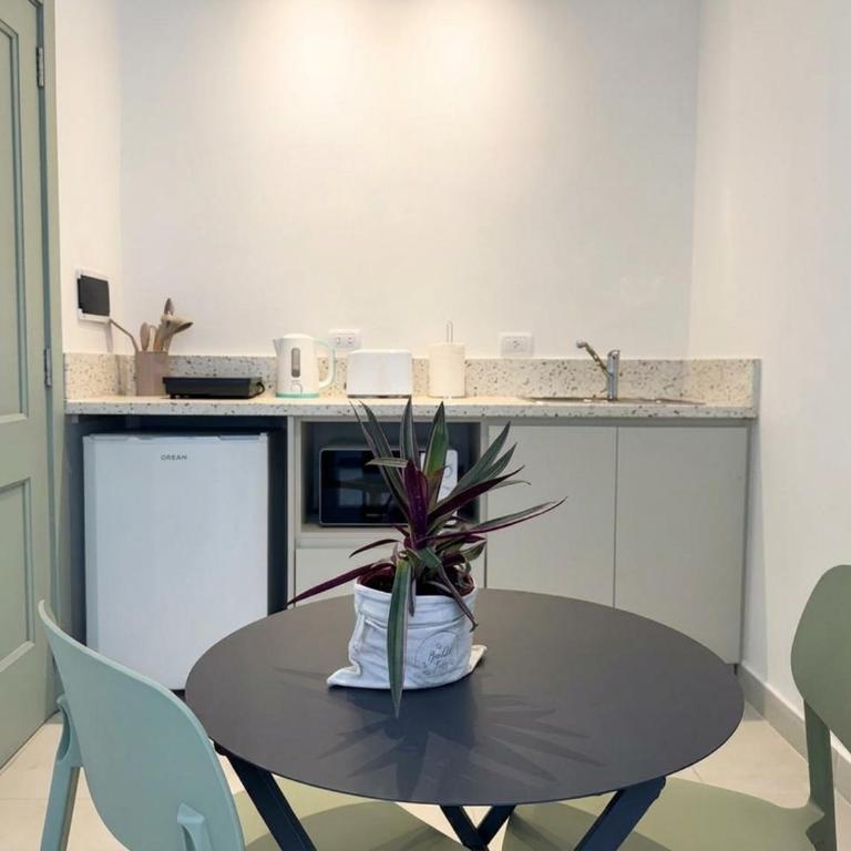 Dpto moderno, cochera y check-in autónomo - Apartamento de 1 dormitorio - 2