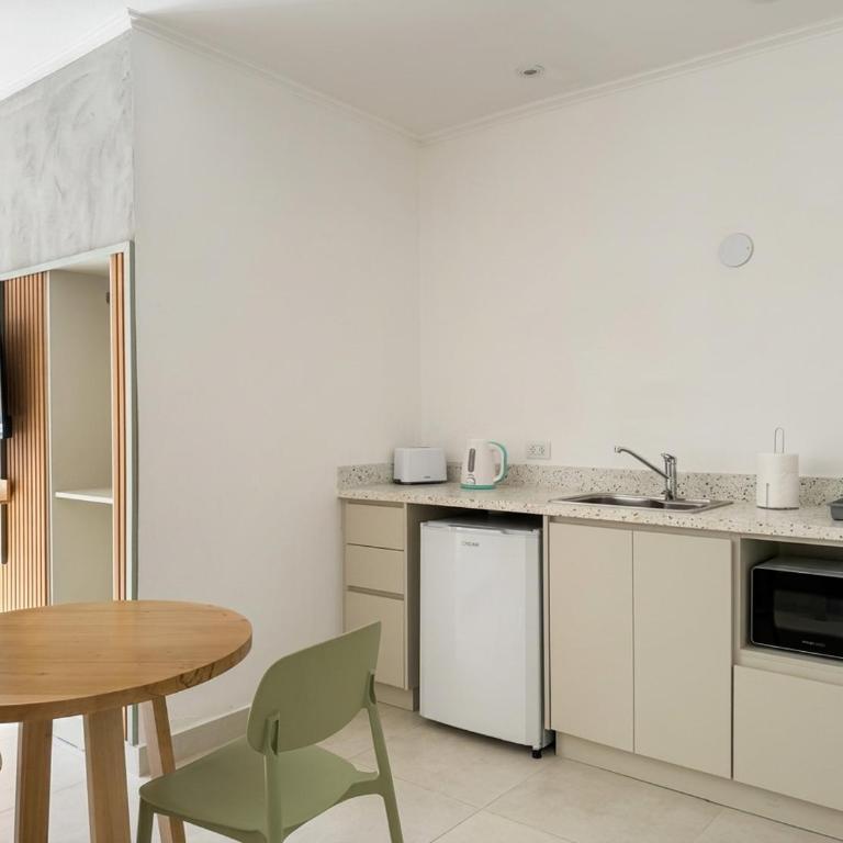 Dpto moderno, cochera y check-in autónomo - Apartamento - 10