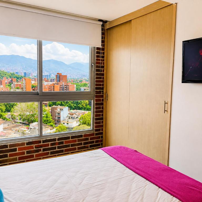 Best views in town, 14th floor Laureles Gem - One-Bedroom Apartment - 15