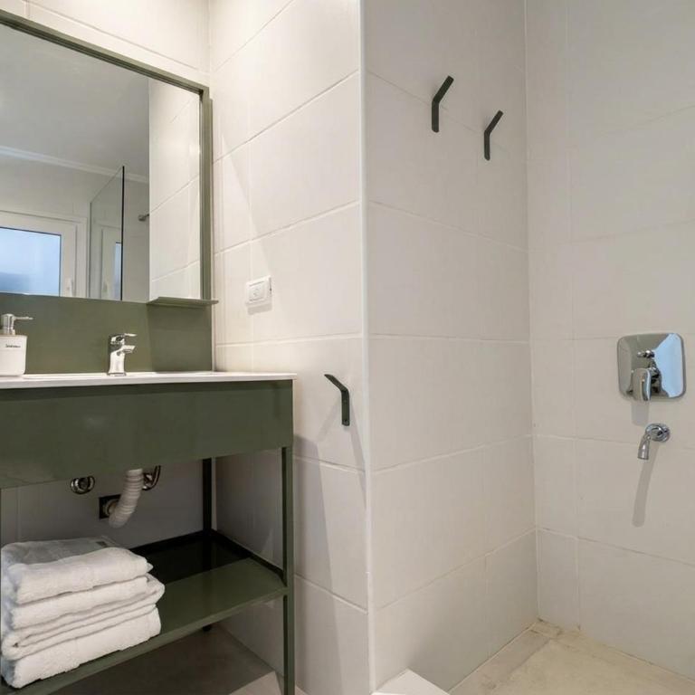 Dpto moderno, cochera y check-in autónomo - Apartamento - 2