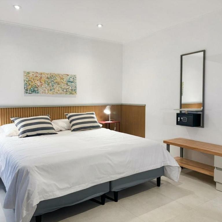Dpto moderno, cochera y check-in autónomo - Apartamento - 4
