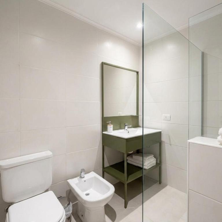 Dpto moderno, cochera y check-in autónomo - Apartamento - 5