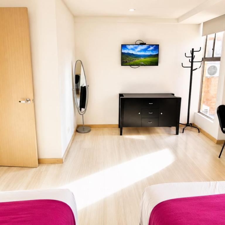 Your Laureles home away from home, great rates! - One-Bedroom Apartment - 5