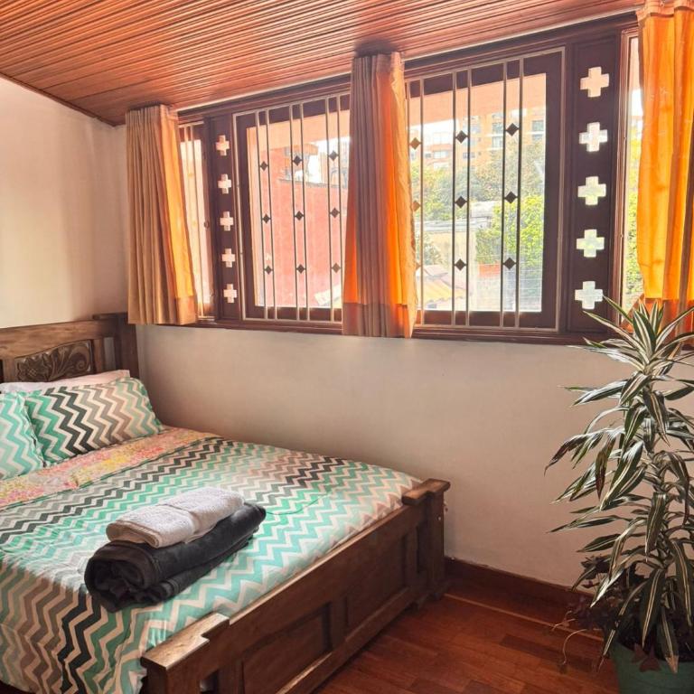 Hostal Casalé Usaquén Embajada de Mexico - Triple Room with Shared Bathroom - 41