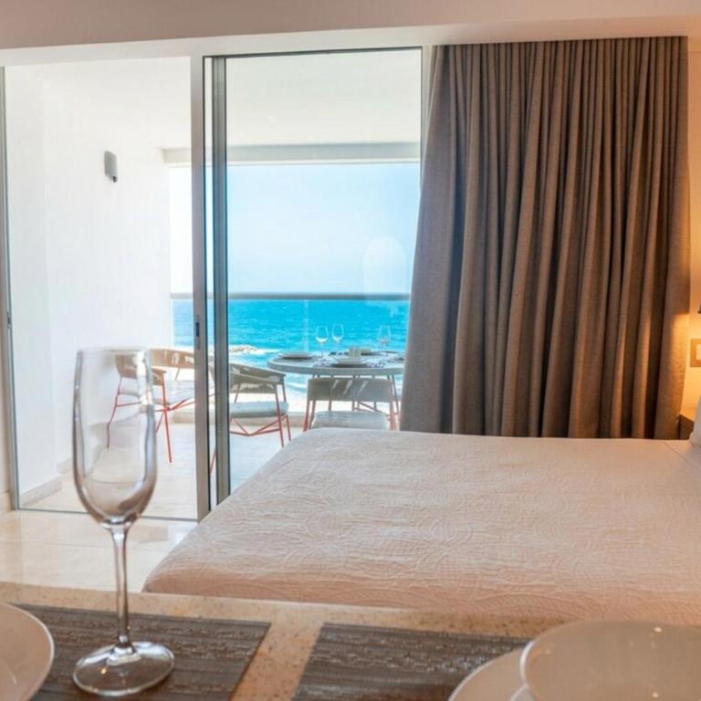 Apartamento con vista al mar piscinas jacuzzi y baño turco en Cartagena Beach Resort 13 09 - One-Bedroom Apartment - 9