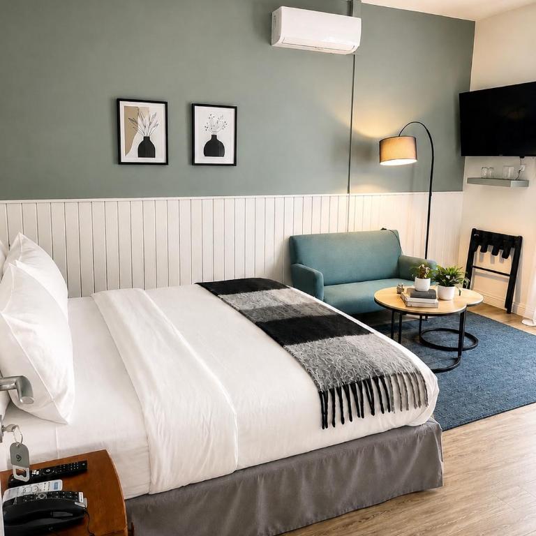 Hotel Boutique Casa Noble - Habitación con cama extragrande y balcón - 2