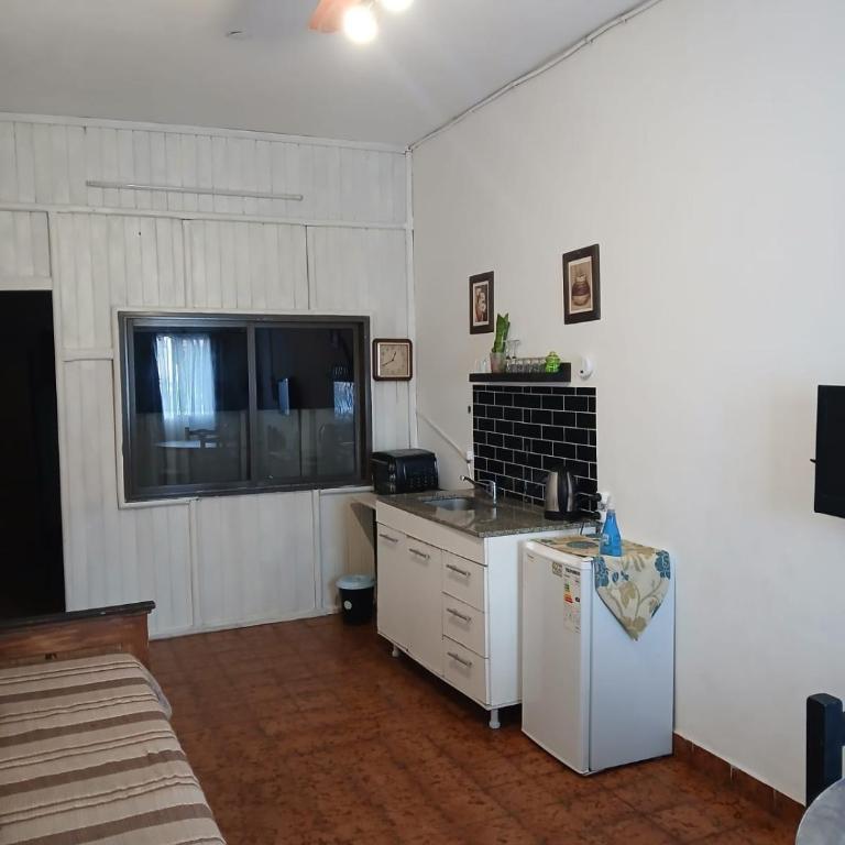 Cálido y Sencillo Monoambiente a 100 m Estación SF - Apartamento de 1 dormitorio - 24