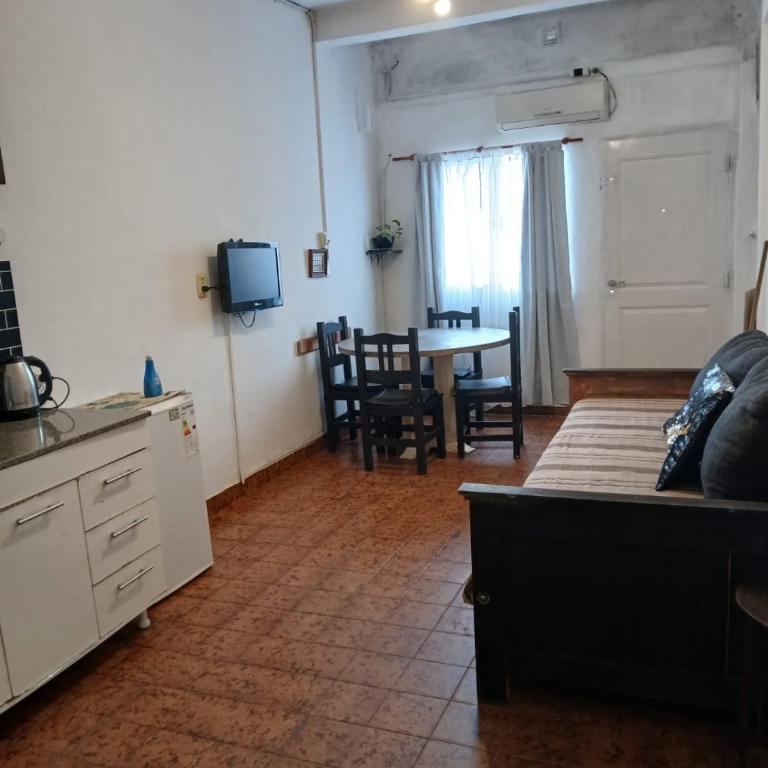 Cálido y Sencillo Monoambiente a 100 m Estación SF - Apartamento de 1 dormitorio - 26