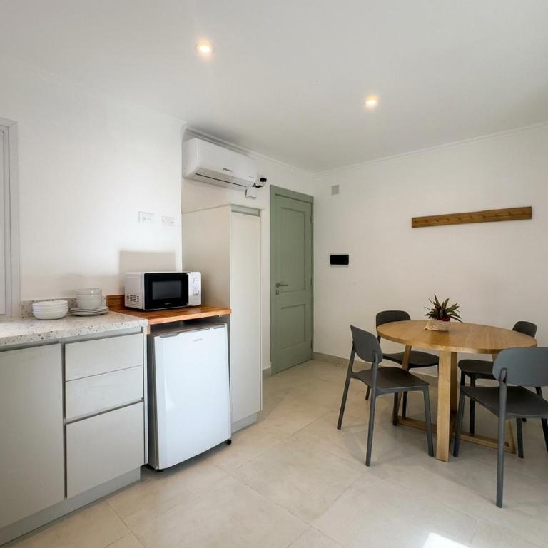 Departamento Monoambiente Azul - Estudio - 5