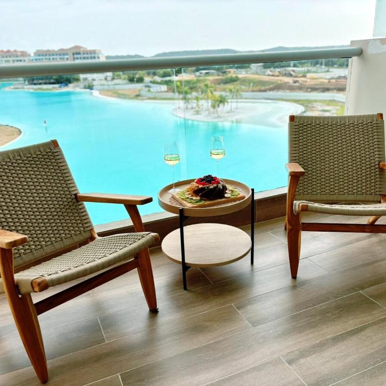 Tu café de la mañana con vista a la laguna - Two-Bedroom Apartment - 3