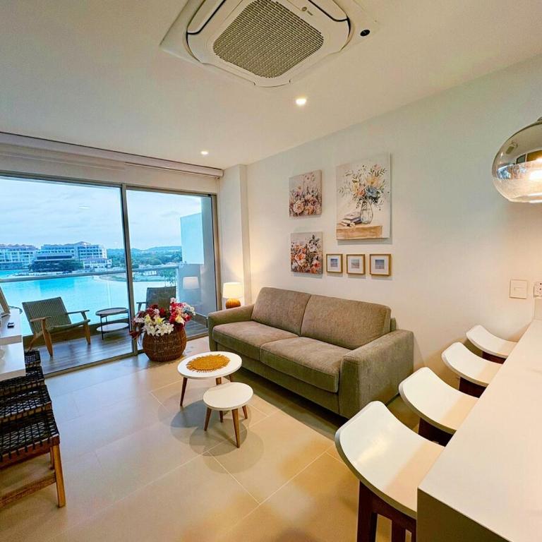 Tu café de la mañana con vista a la laguna - Two-Bedroom Apartment - 1