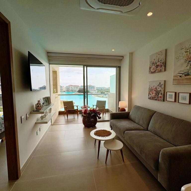 Tu café de la mañana con vista a la laguna - Two-Bedroom Apartment - 17