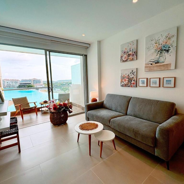 Tu café de la mañana con vista a la laguna - Two-Bedroom Apartment - 20