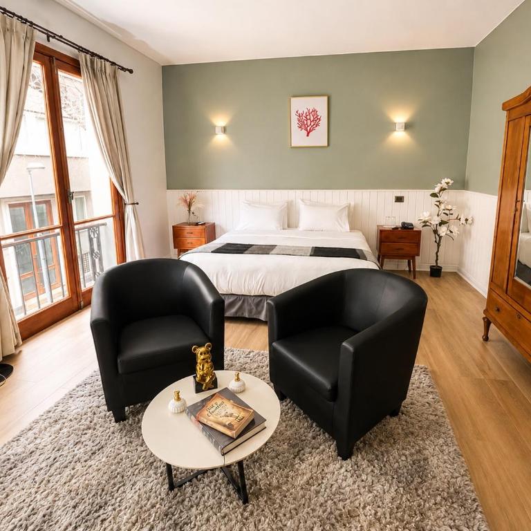 Hotel Boutique Casa Noble - Habitación con cama extragrande y balcón - 1