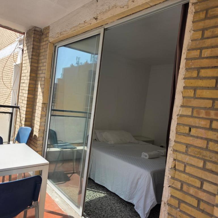 HABITACIÓN PRIVADA SUPER GRANDE CON BALCON GRANDE EN EL CENTRO DE MALAGA LA MEJOR ZONA JUSTO ENFRENTE DELA ESTACION DE TREN a - Doppelzimmer - 6