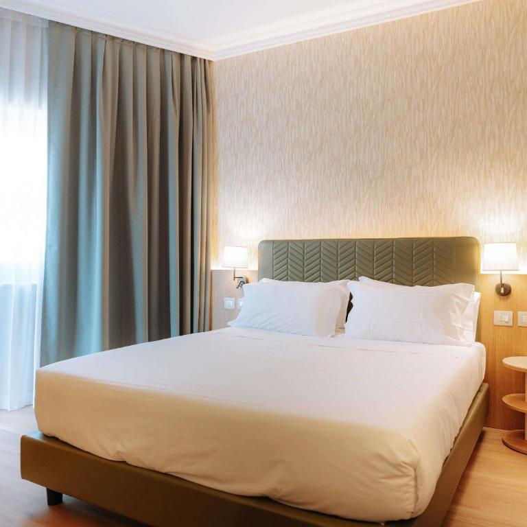 Mövenpick Hotel Bari - Camera Superior - 1