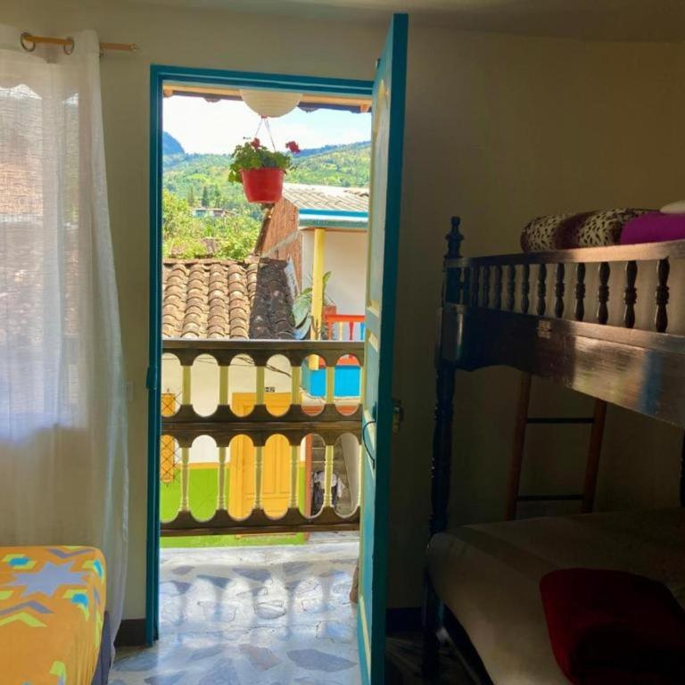 Room Esplendor in Jardn, Colombia - Ideal for Solo Travelers - Habitación Familiar - 9