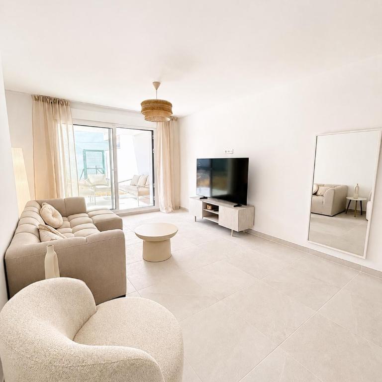 New modern in La Cala with terrace and pool - Three-Bedroom Apartment - 14
