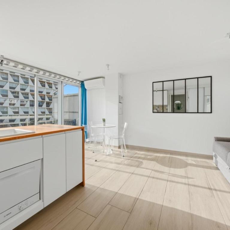 L'In & Out - La Suite avec piscine en plein centre à la Grande motte - Appartement 1 Chambre - 9