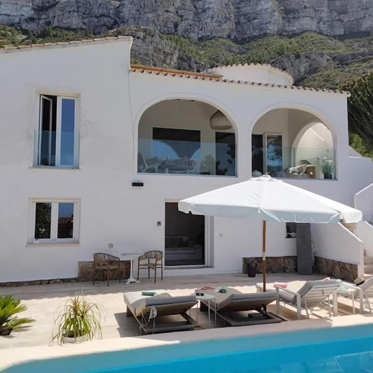 Beautiful Ibiza-style villa - Villa - 63