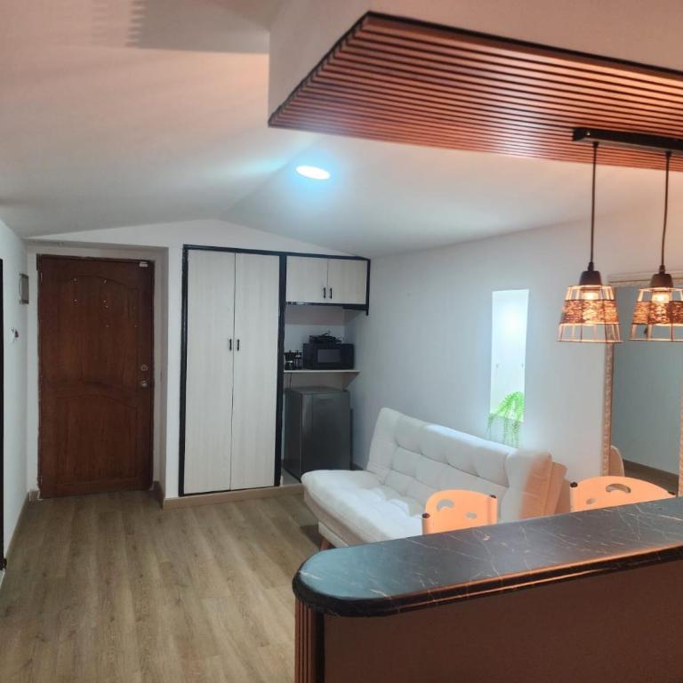 Estudio piso 11 hermosa vista - One-Bedroom Apartment with Balcony - 2