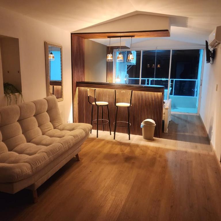 Estudio piso 11 hermosa vista - One-Bedroom Apartment with Balcony - 3