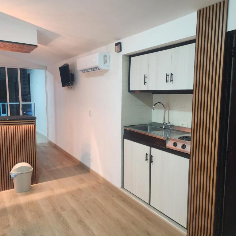 Estudio piso 11 hermosa vista - One-Bedroom Apartment with Balcony - 6