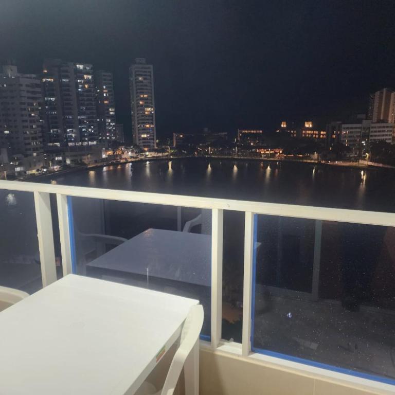 Estudio piso 11 hermosa vista - One-Bedroom Apartment with Balcony - 10