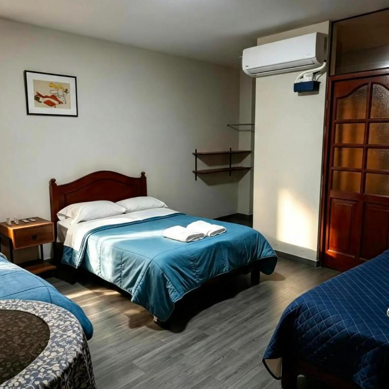 Hotel La Siesta - Family Room - 1