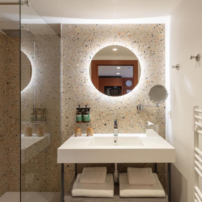 Staybridge Suites - Cannes Centre by IHG - Suite Studio Lit Queen-Size avec Balcon - 8