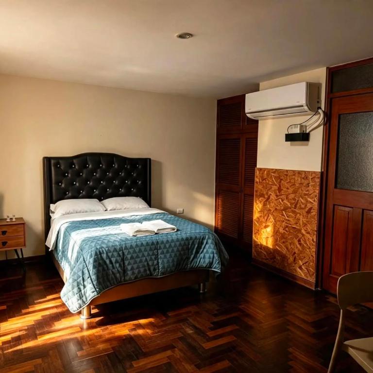 Hotel La Siesta - Standard Queen Room - 4