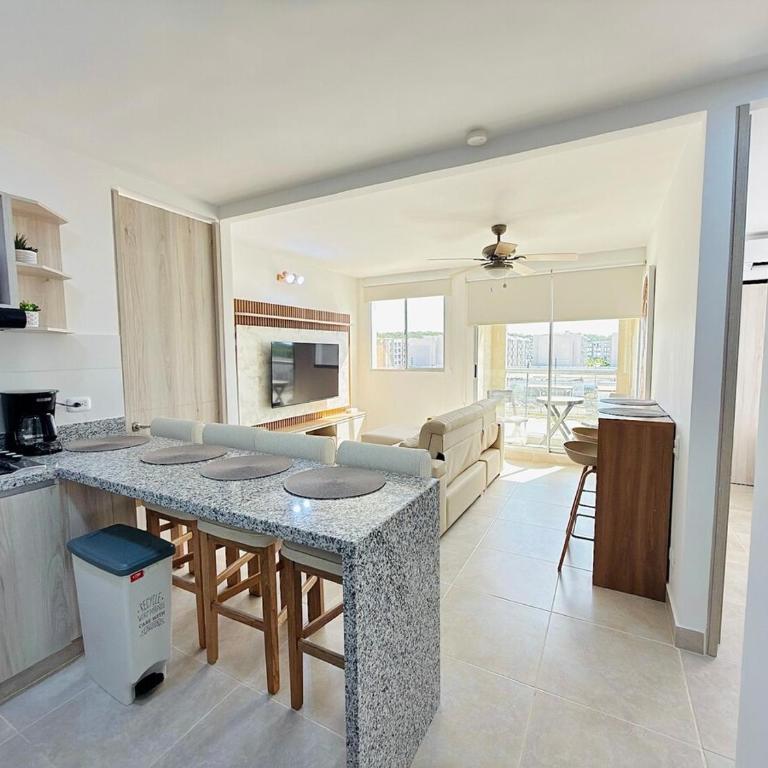 Luxury 2BR Apt Cartagena Pool, Gym & Near Beach - Two-Bedroom Apartment - 17