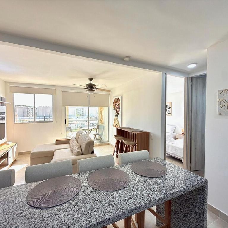 Luxury 2BR Apt Cartagena Pool, Gym & Near Beach - Two-Bedroom Apartment - 18