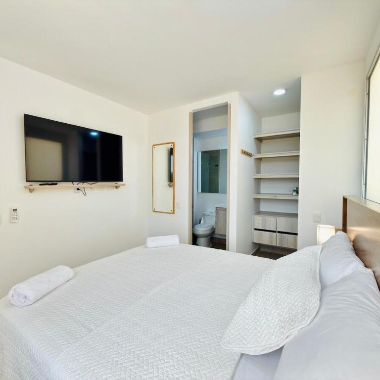 Luxury 2BR Apt Cartagena Pool, Gym & Near Beach - Two-Bedroom Apartment - 21