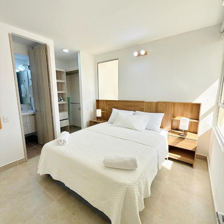 Luxury 2BR Apt Cartagena Pool, Gym & Near Beach - Two-Bedroom Apartment - 26