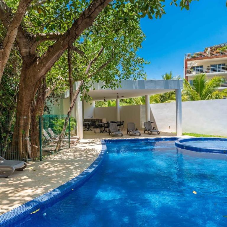 Entire House- 3BR with Private Roof Top Deck - Three-Bedroom House - 4
