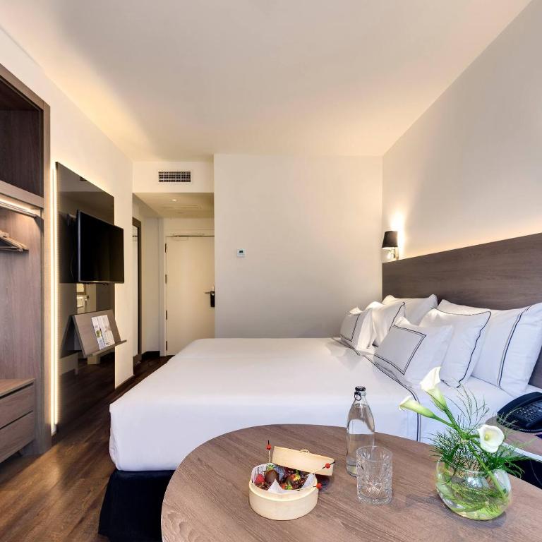 Meliá Madrid Serrano - Melia Zimmer mit Patio und Gartenblick - 2