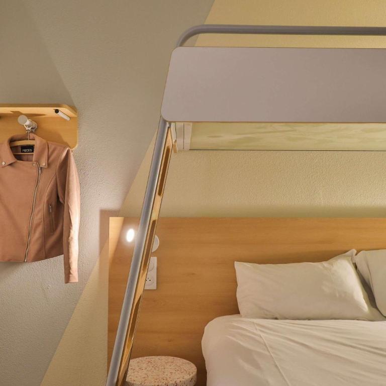 Hotel ibis budget Aix Les Bains - Grésy - Chambre Triple avec 1 Lit Double et 1 Lit Superposé - 4