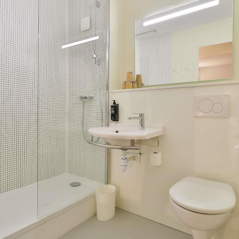 Hotel ibis budget Aix Les Bains - Grésy - Chambre Familiale Standard - 11