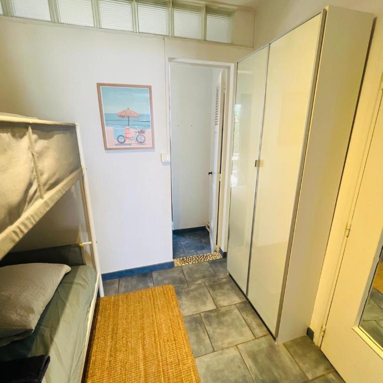 APPARTEMENT 6 PERSONNES VUE MER 30 M DE LA PLAGE - Apartment mit 2 Schlafzimmern - 4