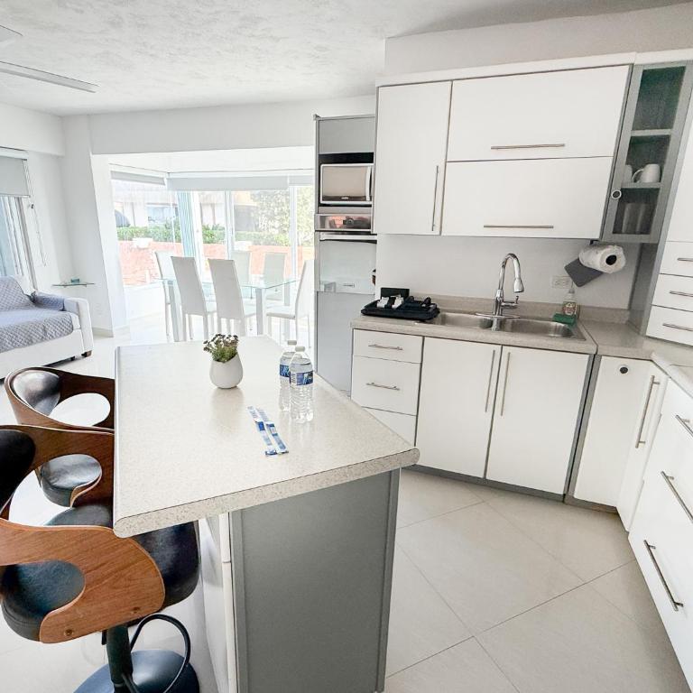 Stunning Beachfront apartments with connecting options Brisas Shores - Apartamento - 48