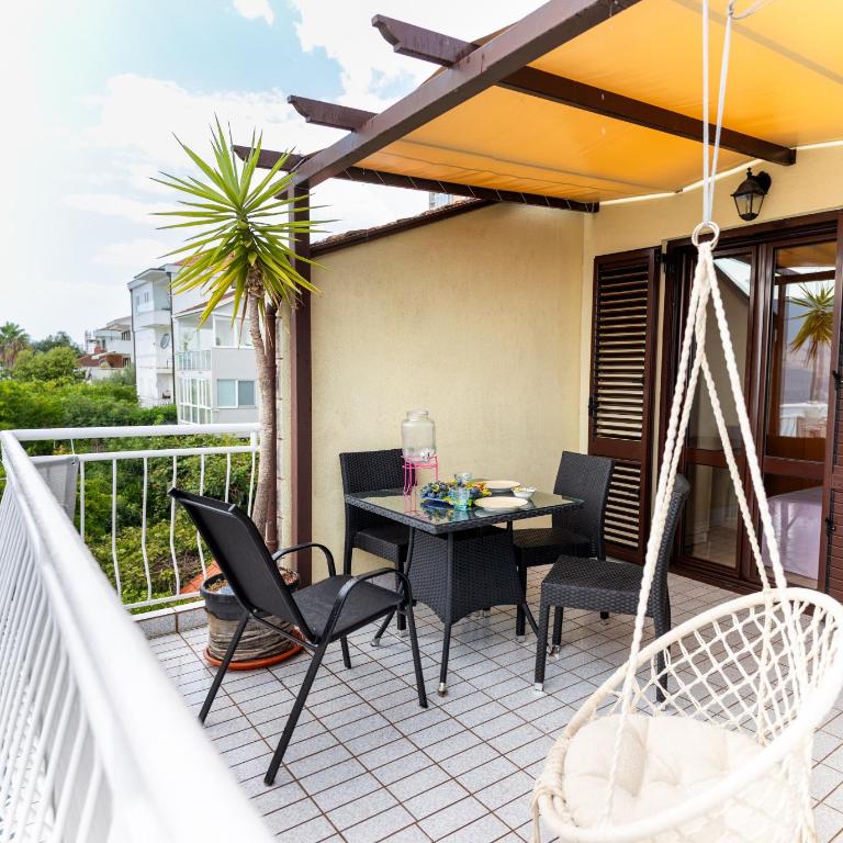 Apartments Herceg Novi - Two-Bedroom Apartment with Bay View - 11