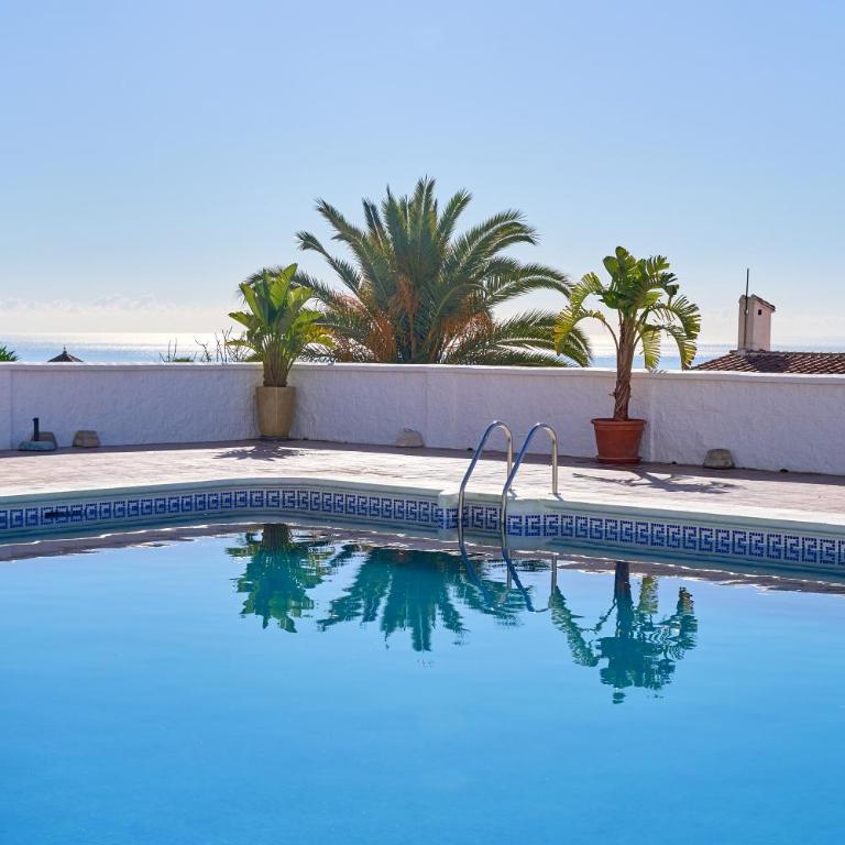 Sea View Capistrano Nerja - Apartamento Superior con vistas a la ciudad - 1