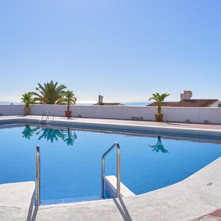 Sea View Capistrano Nerja - Apartamento Superior con vistas a la ciudad - 2