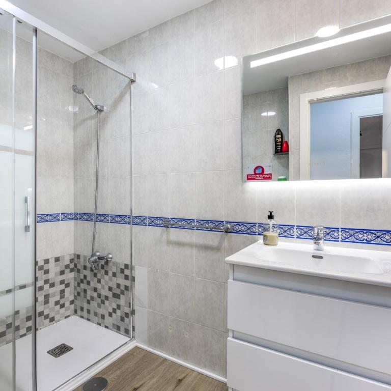 Apartaclub la Barrosa - Superior One-Bedroom Apartment with Balcony - 2